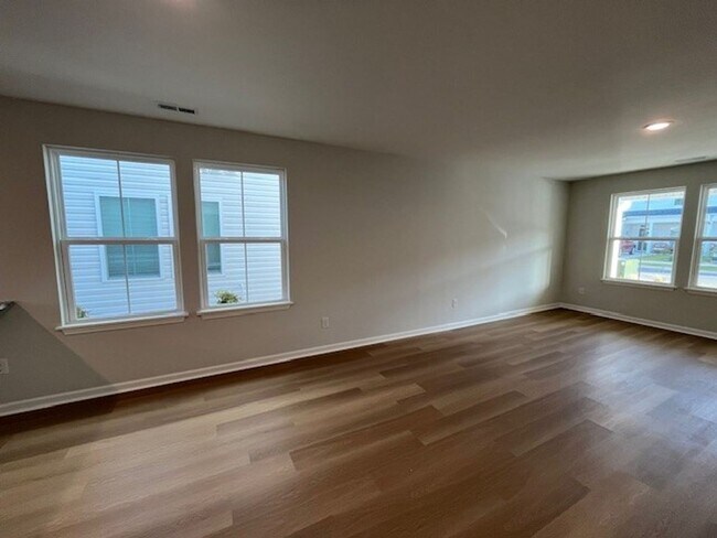 Building Photo - 5086 Northstar Dr