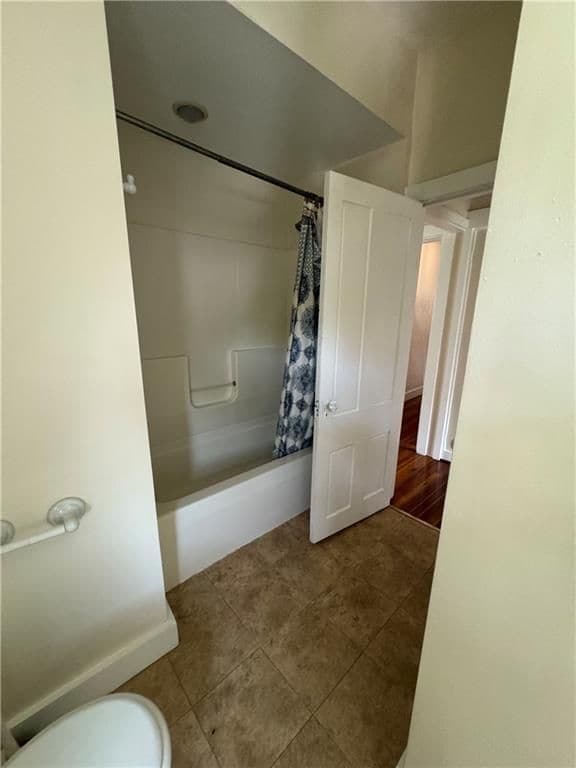 Building Photo - 26 Ayrault St