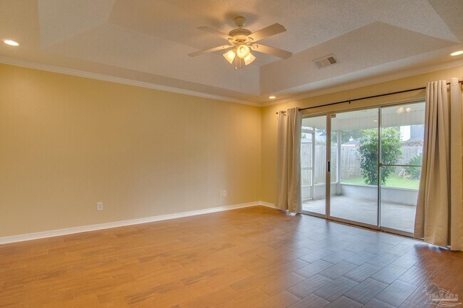 Building Photo - 2042 Hamilton Crossing Dr