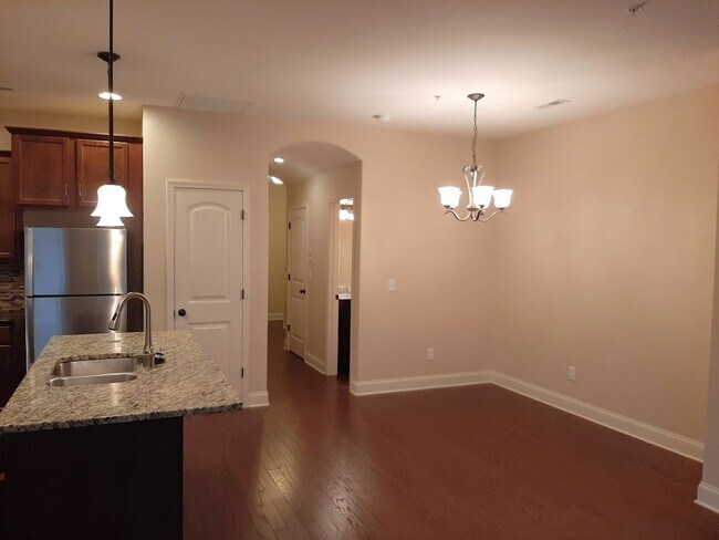 Building Photo - 105 Ambassador Private Cir