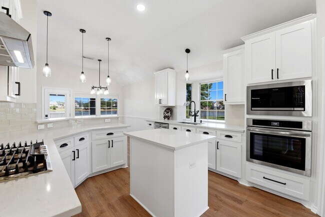 Building Photo - 29819 S Legends Village Cir
