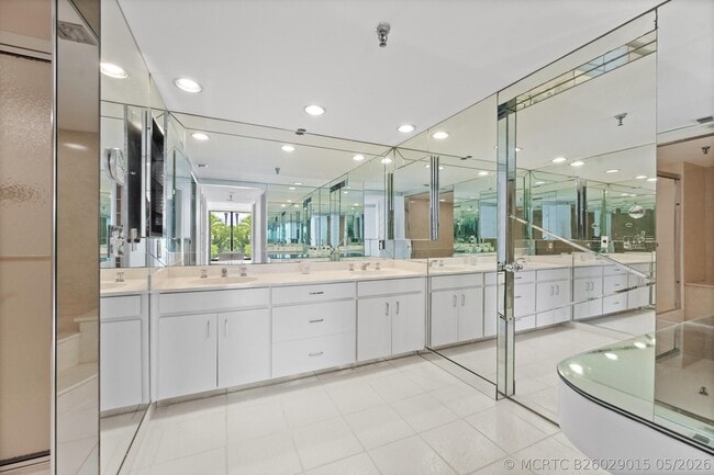 Building Photo - 2580 S Ocean Blvd