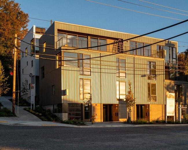Building Photo - 2950 Fairview Ave E