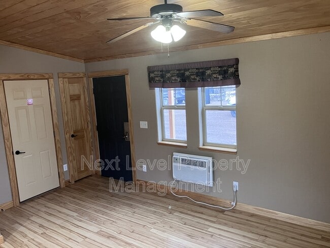 Building Photo - 20 Davis Ct