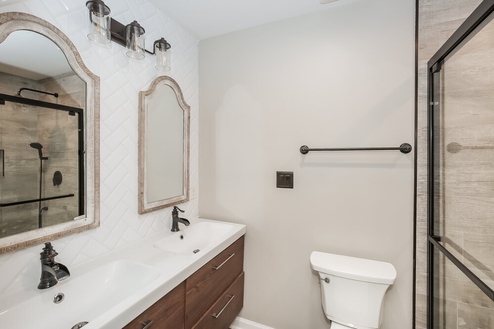 Building Photo - 434 Glencroft Dr