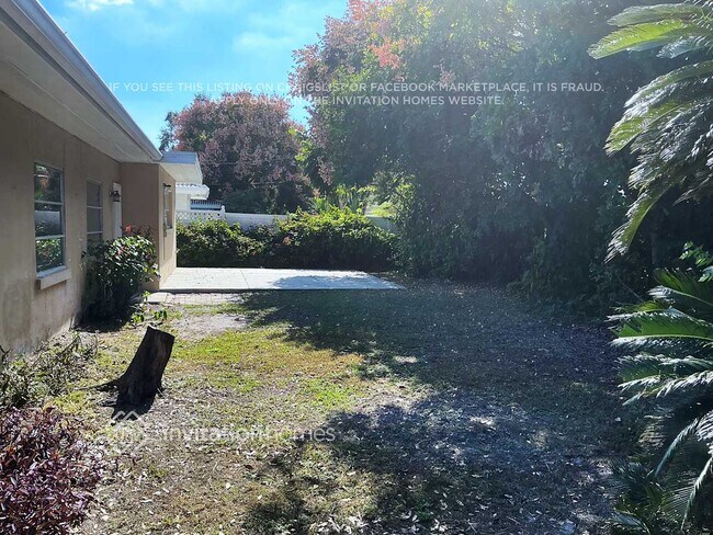 Building Photo - 1400 S Hercules Ave