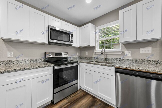 Building Photo - 417 High School Ln
