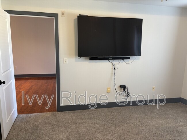 Building Photo - 721 Gov Morrison St