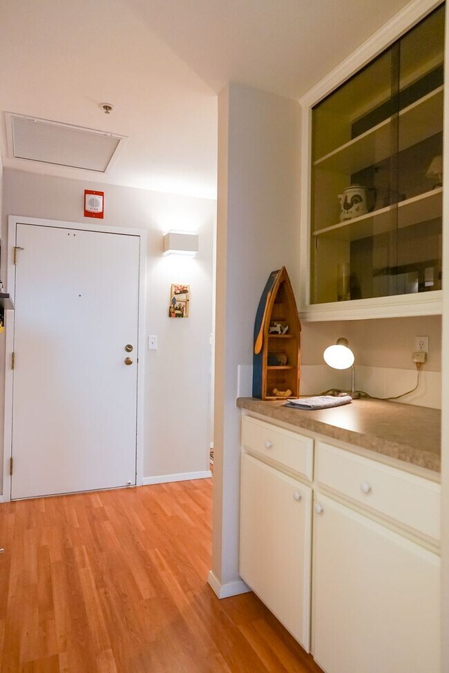 Building Photo - Coeur d'Alene North Condo - Furnished 2 be...