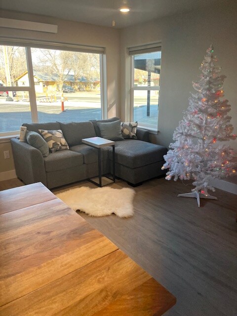 Building Photo - 302 CO-291