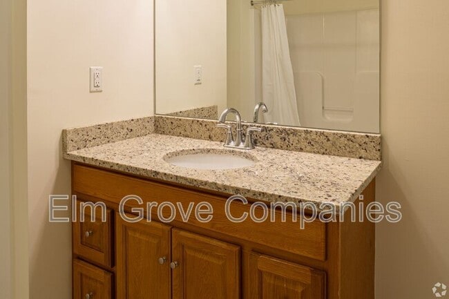 Building Photo - 38 Monroe Dr