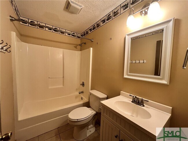 Building Photo - 233 Wild Rose Dr