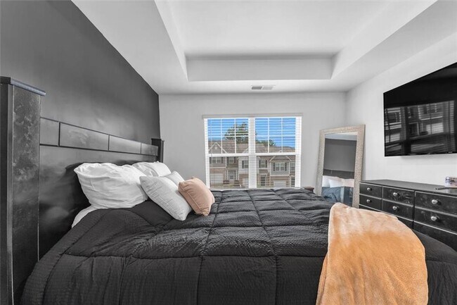 Building Photo - 5668 Union Pointe Dr