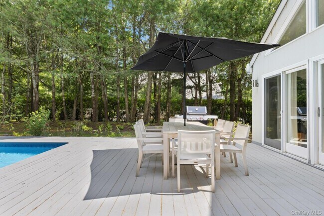 Building Photo - 24 Quogue Riverhead Rd