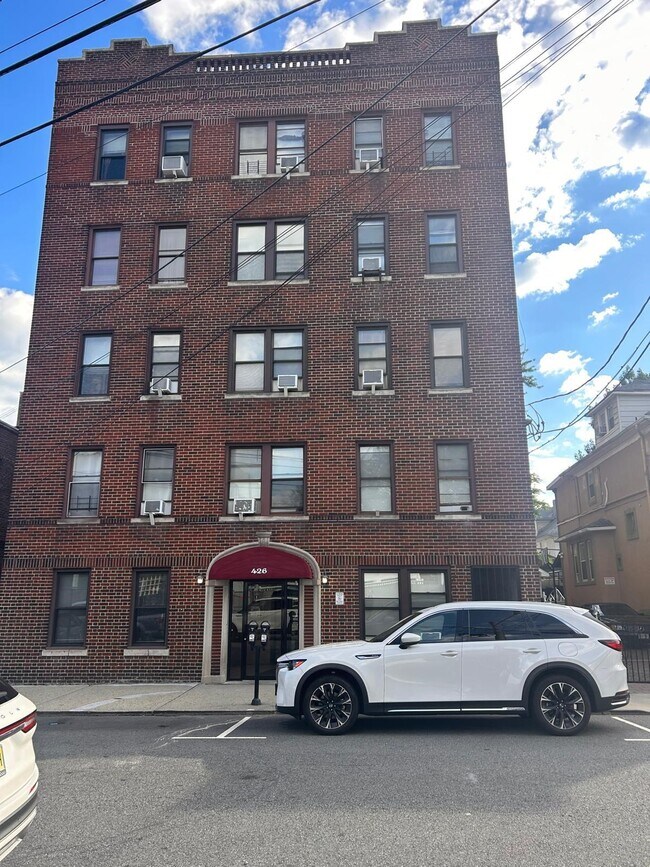 Building Photo - 426 78th St