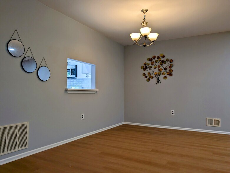 Building Photo - 23 Viburnum Ct