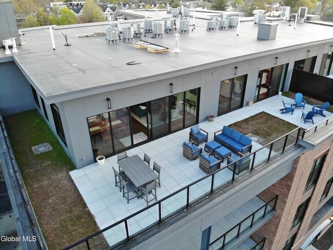 Building Photo - 78 Church St