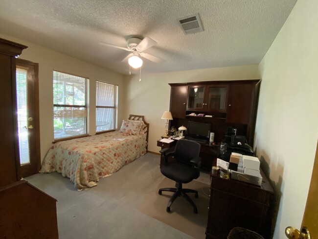Building Photo - 5943 Cape Coral Dr