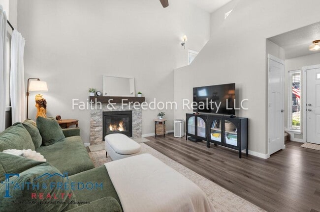 Building Photo - 4918 Wolf Moon Dr