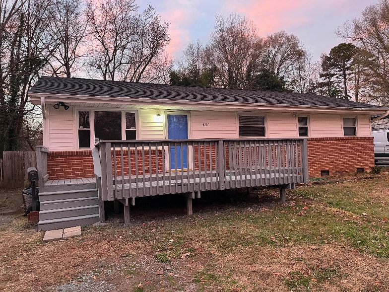 Building Photo - 4217 Colebrook Rd