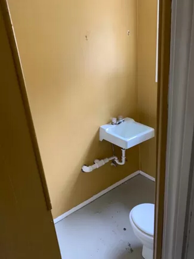 Building Photo - Spacious home in Florence, AL - Walking di...