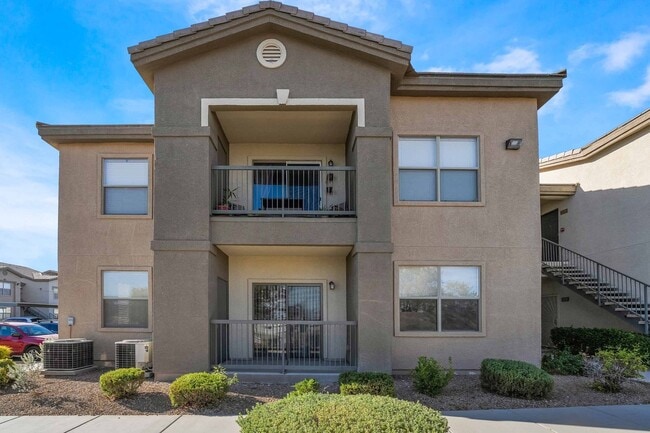 Primary Photo - Beautiful Condo with Spacious Layout!