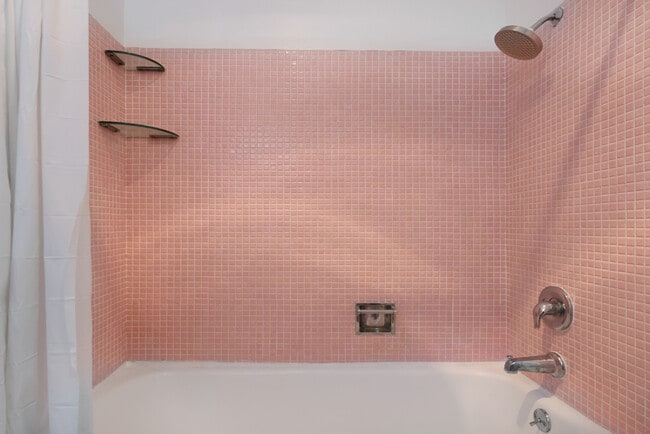 Building Photo - 250 Linden Ave