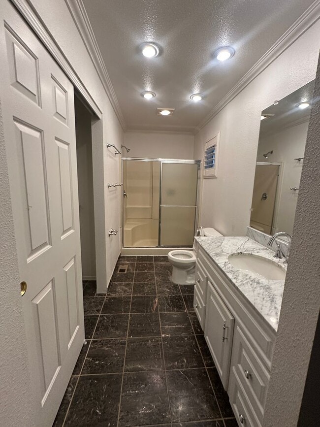Building Photo - Adorable single story, 3 bedroom, 2 bath h...