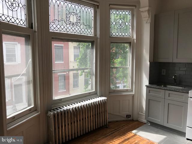 Building Photo - 423 S 15th St