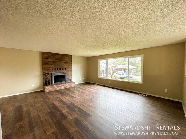 Building Photo - 3620 SE 36th Cir