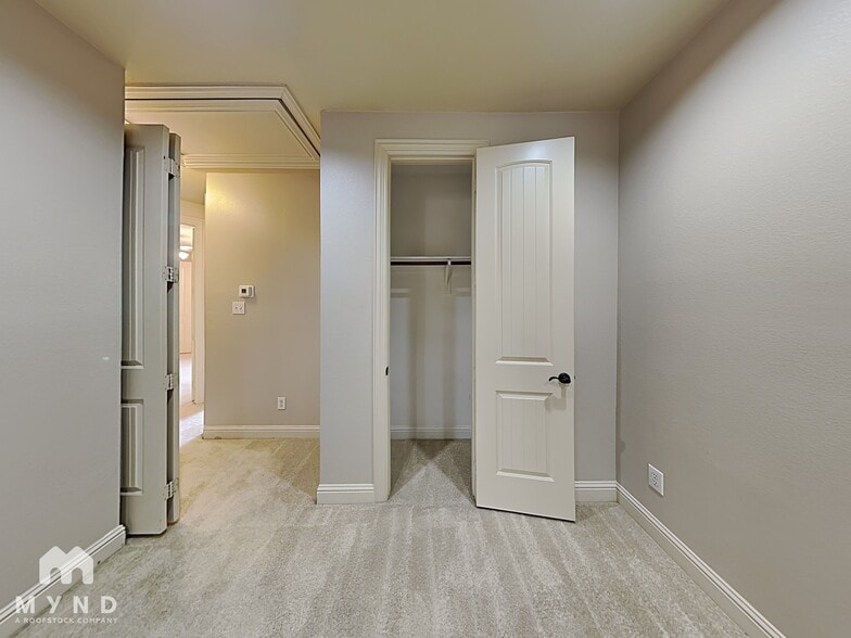 Building Photo - 2204 Apollonia Ln