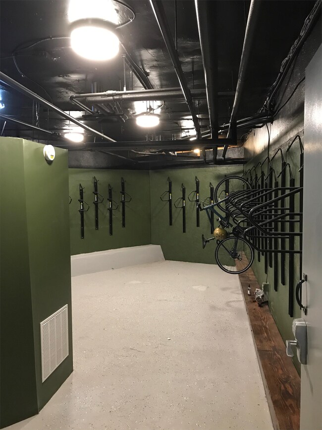 Building Photo - 3016 1st Ave