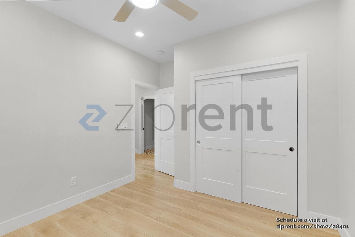 Building Photo - Unit