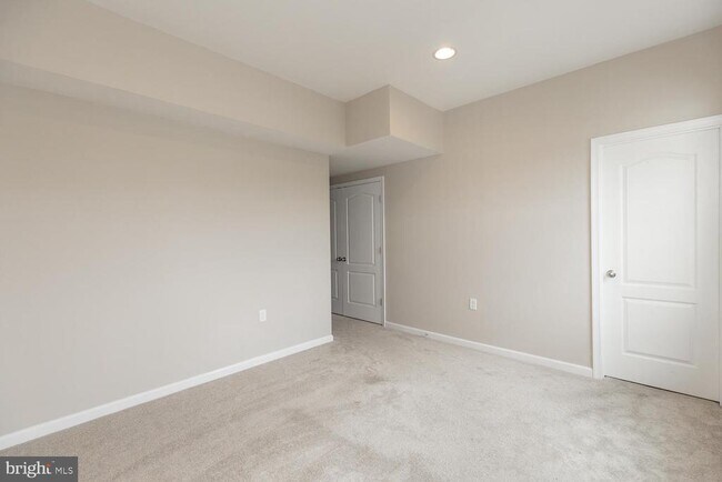 Building Photo - 227 Schramm Lp