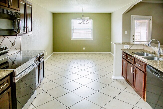 Building Photo - For Lease – $2,100/month | $2,250 Security...