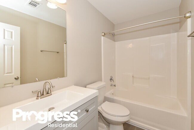 Building Photo - 7531 Sugarcreek Dr