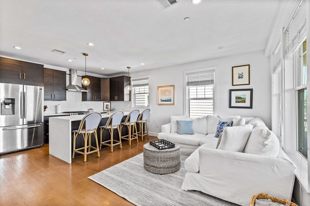 Building Photo - 241 Lexington St