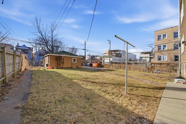 Building Photo - 1140 N Lawndale Ave