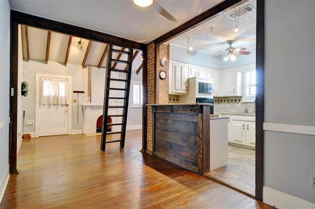 Building Photo - 3237 Odessa Ave