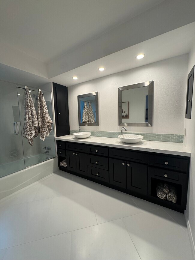 Building Photo - 46558 Arapahoe Cir