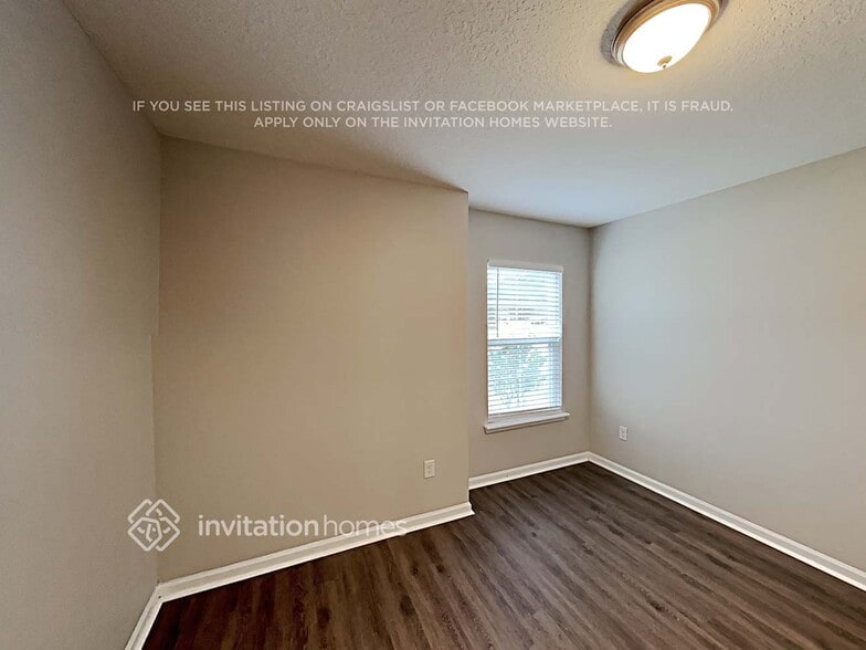 Building Photo - 306 Colorado Springs Way