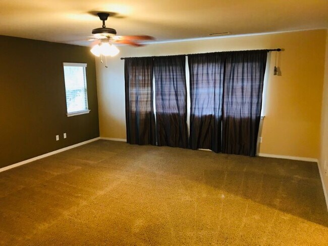 Building Photo - 45611 Basswood Ct