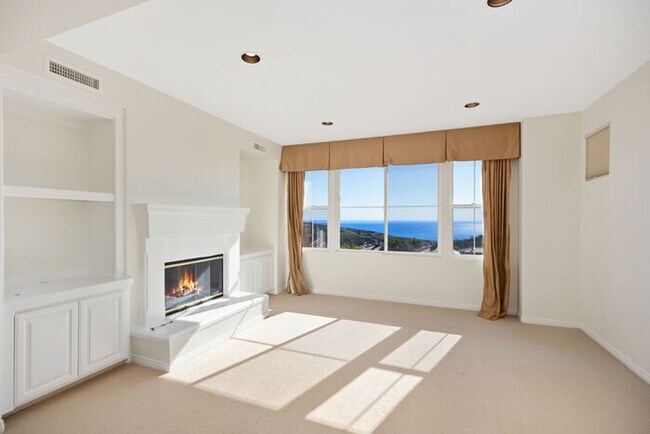 Building Photo - Exclusive Pelican Ridge Home.