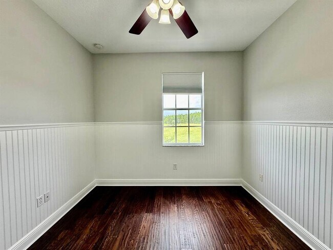 Building Photo - 10653 Marsha Dr
