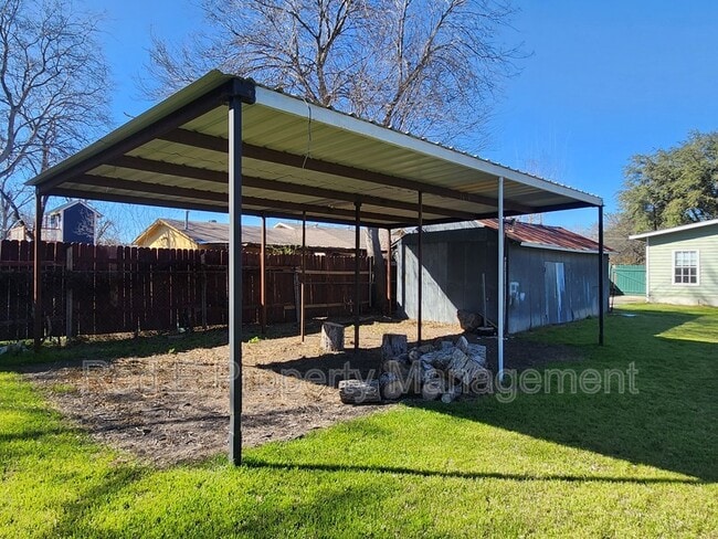 Building Photo - 304 Terrell Ave