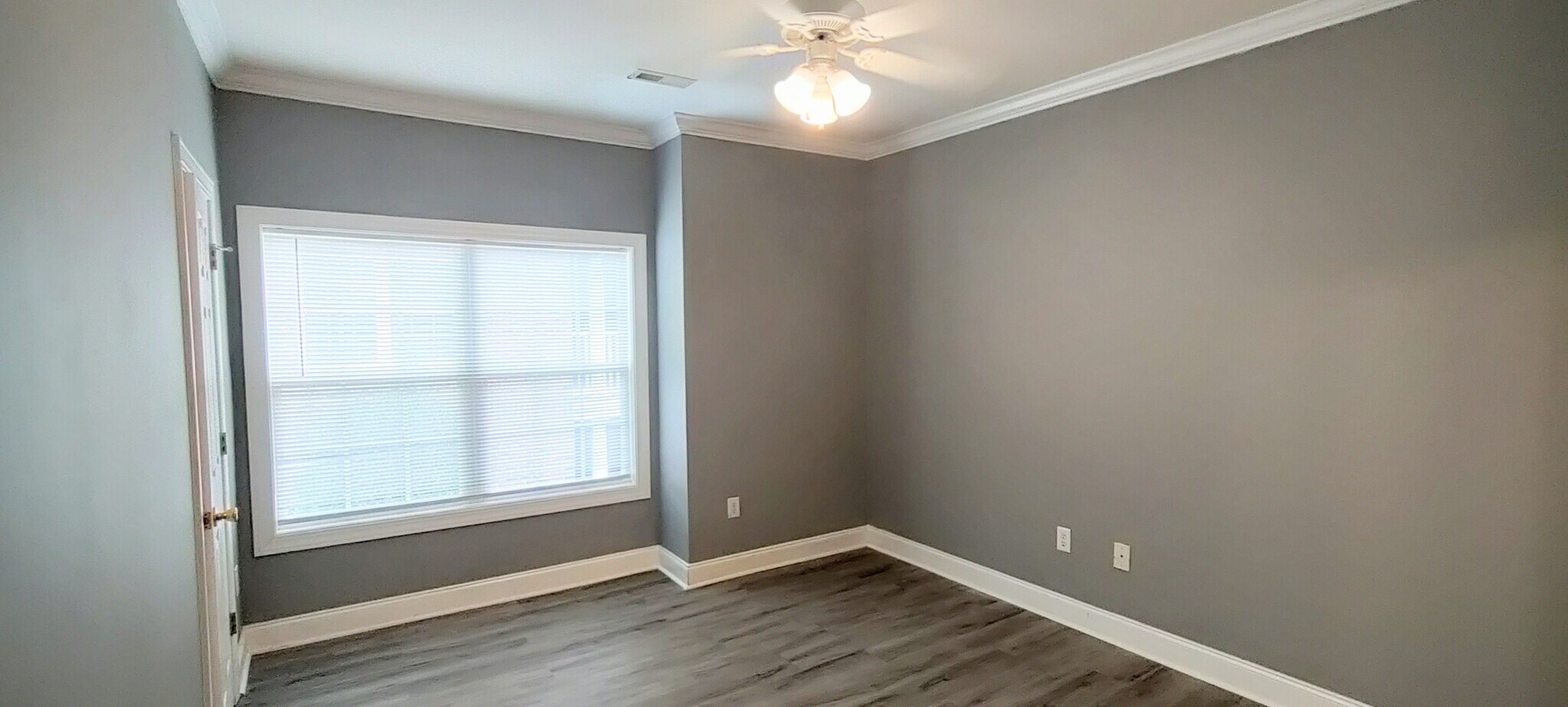 Bedroom 1 - view 1 - 2041 Silvercrest Drive