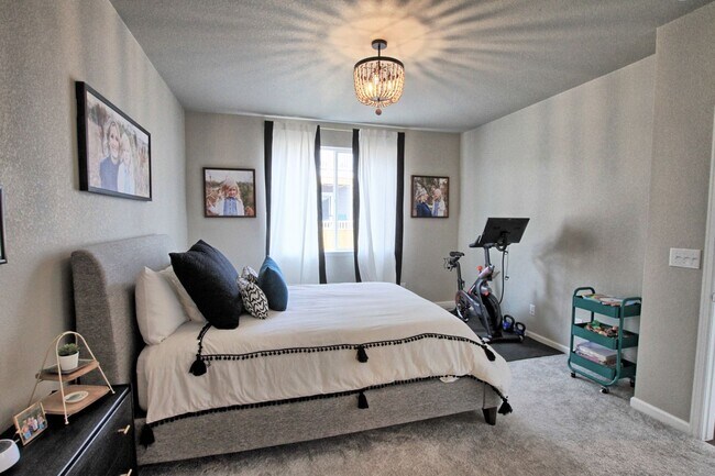 Building Photo - 3 bed 2.5 bath Parker home built in 2020