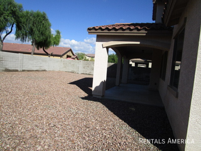 Building Photo - Desirable Rovey Farm Estates in Glendale l...