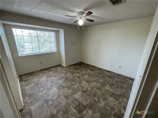 Building Photo - 933 Sagewood Trail