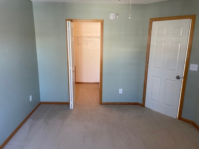 Building Photo - 13925 52nd Ave N